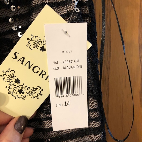 Dress - Picture 3 of 3